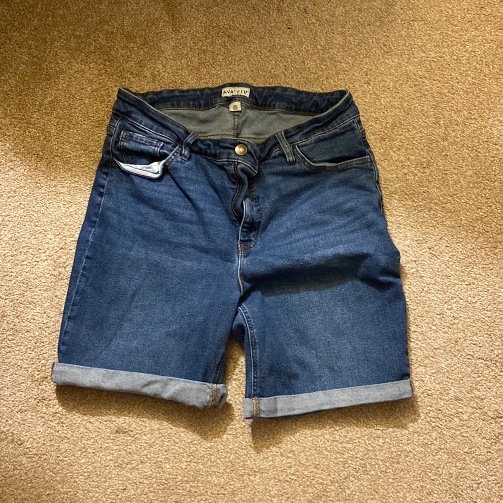 Jean cuffed hem shorts
